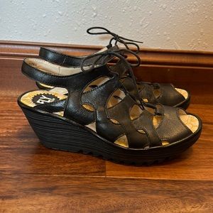Fly London lace up heels women’s size 10 black